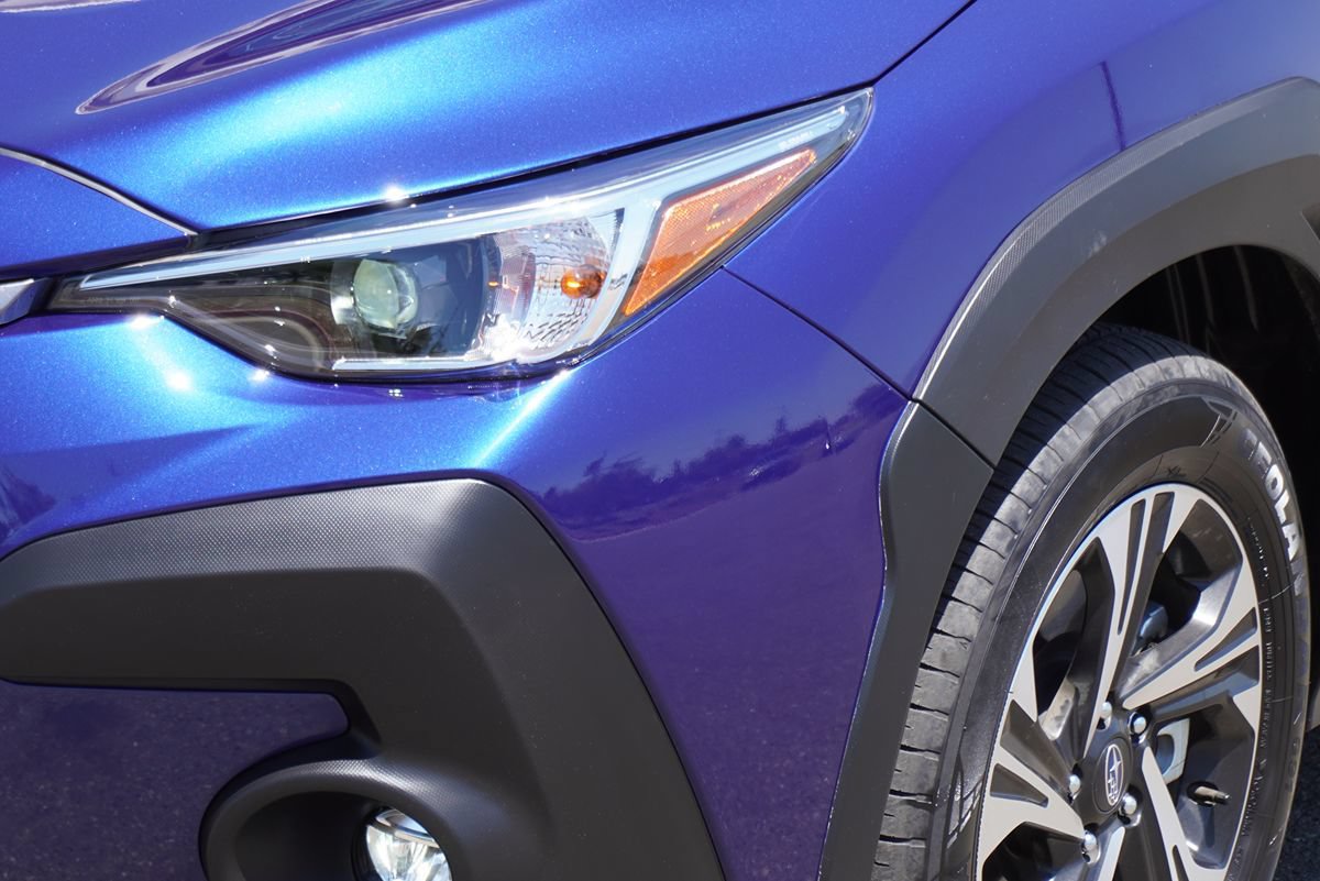 Used 2025 Subaru Crosstrek 2.5i Premium AWD/4WD image 2