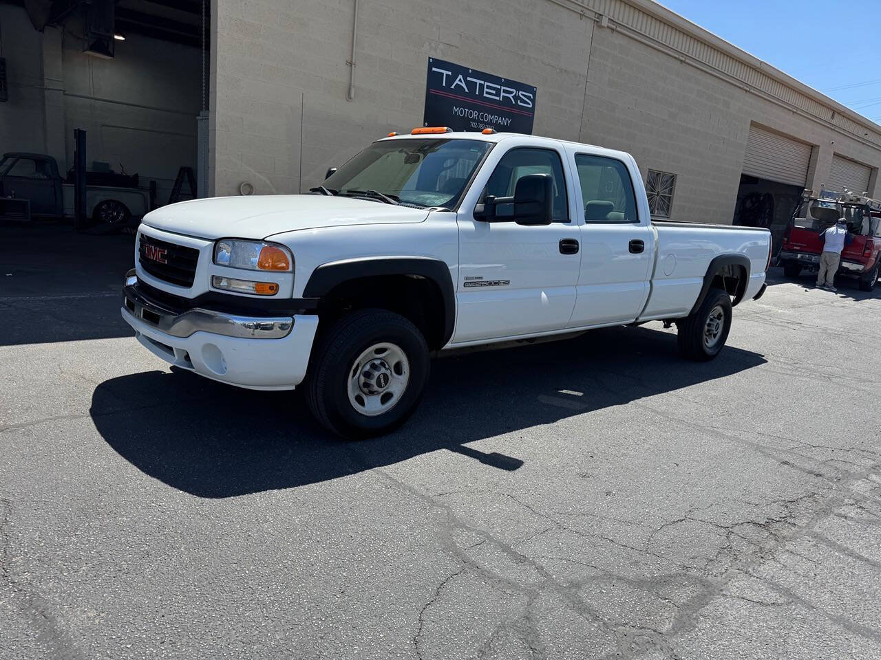 Used 2006 GMC Sierra 2500 W/T w/ Heavy-Duty Power Package RWD image 3