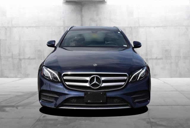 Used 2017 Mercedes-Benz E 400 4MATIC Wagon image 4