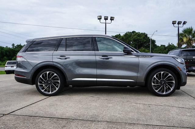 Used 2023 Lincoln Aviator Reserve w/ Equipment Group 201A AWD/4WD image 3