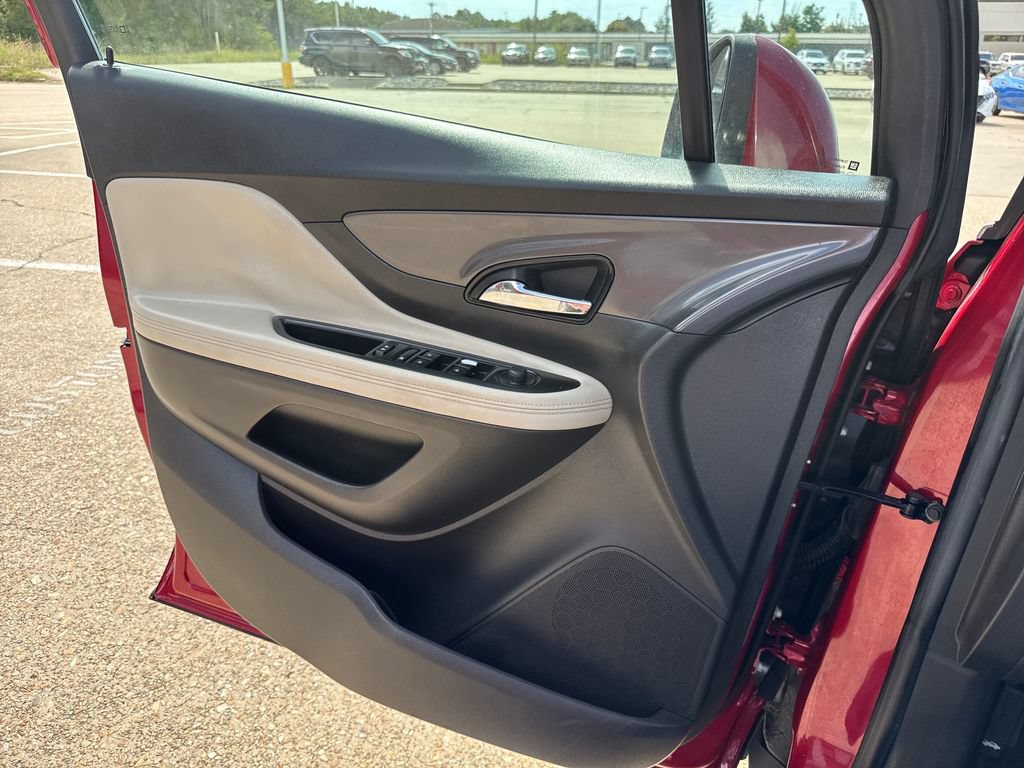 Used 2020 Buick Encore Preferred FWD image 21