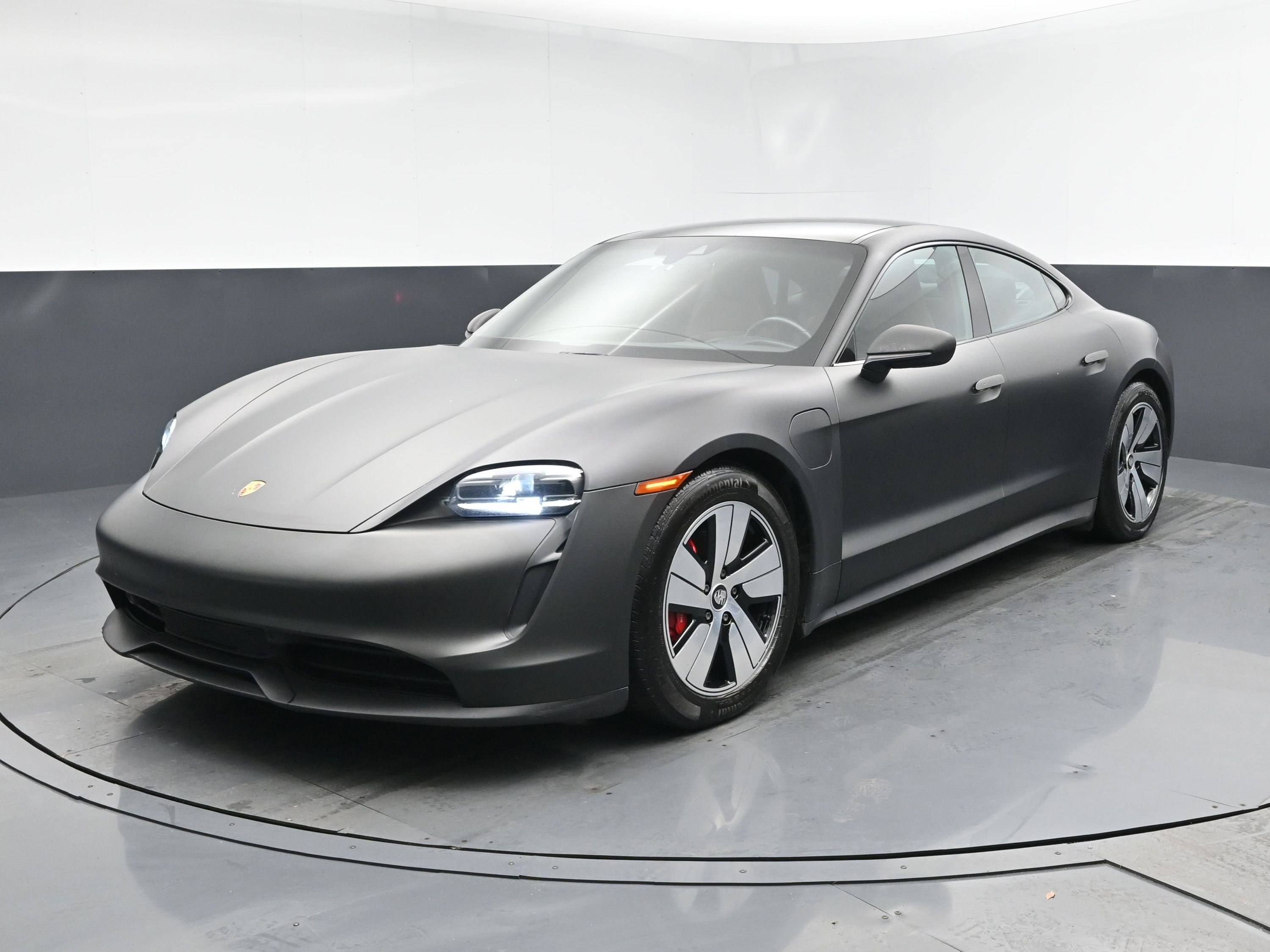 Used 2020 Porsche Taycan 4S image 1