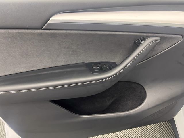 Used 2023 Tesla Model Y 2WD image 8