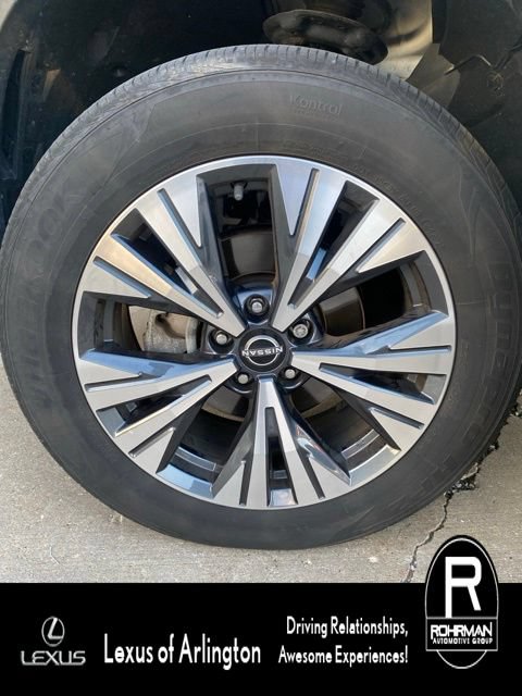 Used 2022 Nissan Rogue SV AWD/4WD image 3