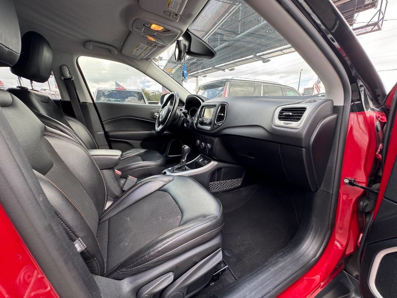 Used 2018 Jeep Compass Latitude image 17