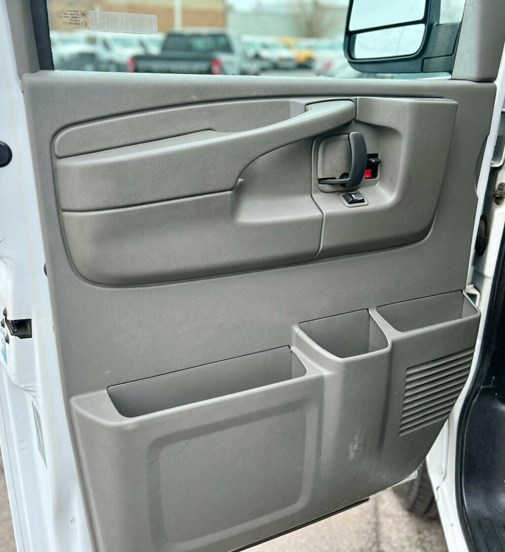 Used 2014 Chevrolet Express 2500 image 12