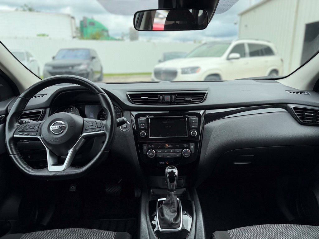 Used 2021 Nissan Rogue Sport SV AWD/4WD image 28