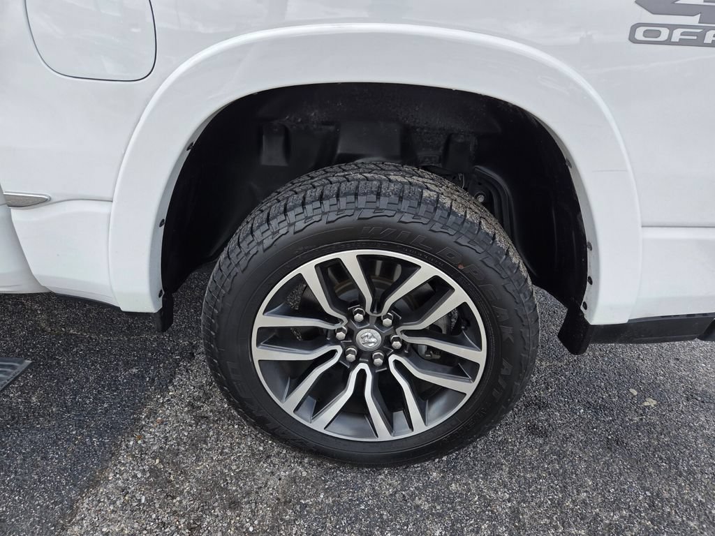 Used 2025 RAM 1500 Limited w/ Off Road Group AWD/4WD image 25