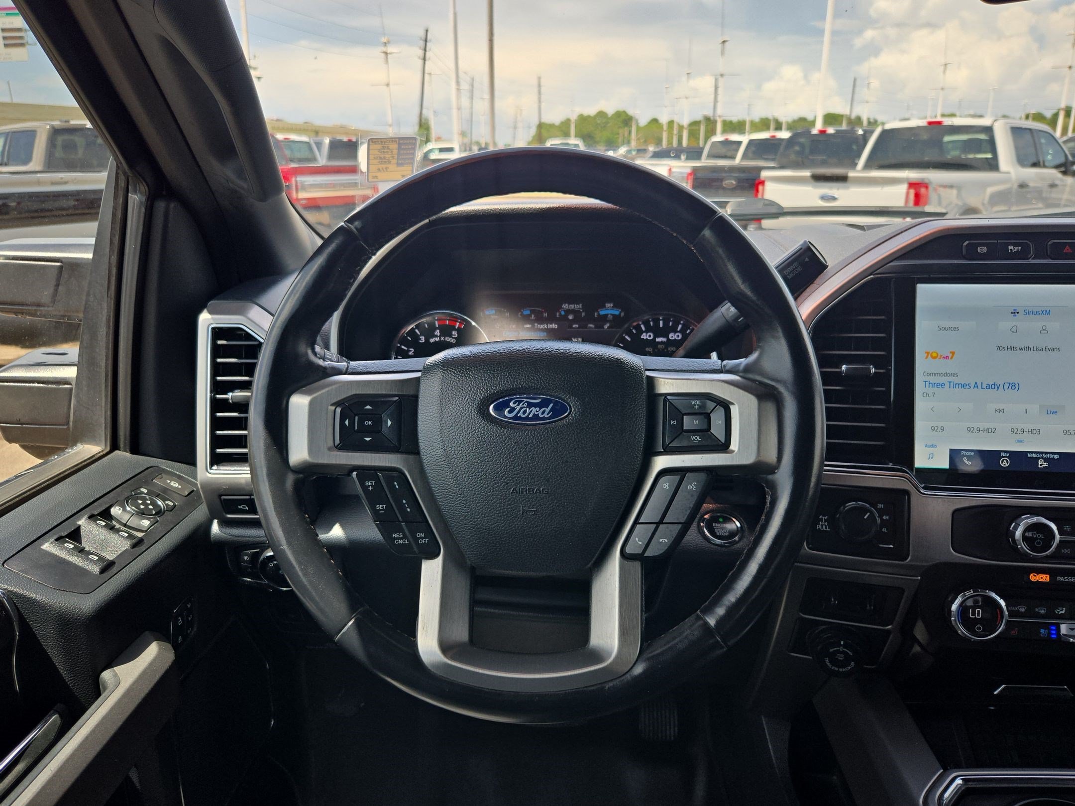 Used 2022 Ford F250 Platinum w/ FX4 Off-Road Package AWD/4WD image 19
