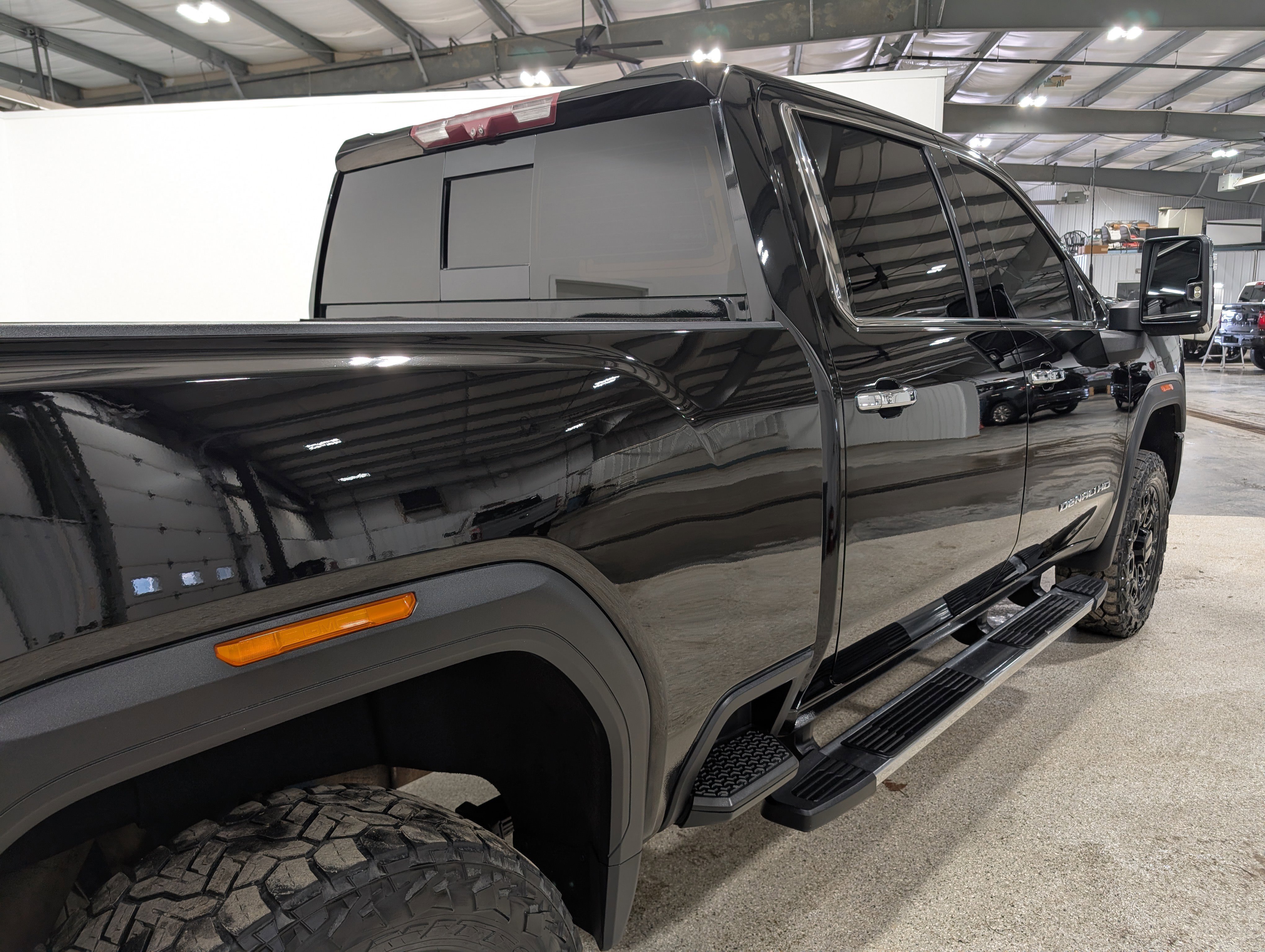 Used 2020 GMC Sierra 2500 Denali w/ Denali Ultimate Package AWD/4WD image 3