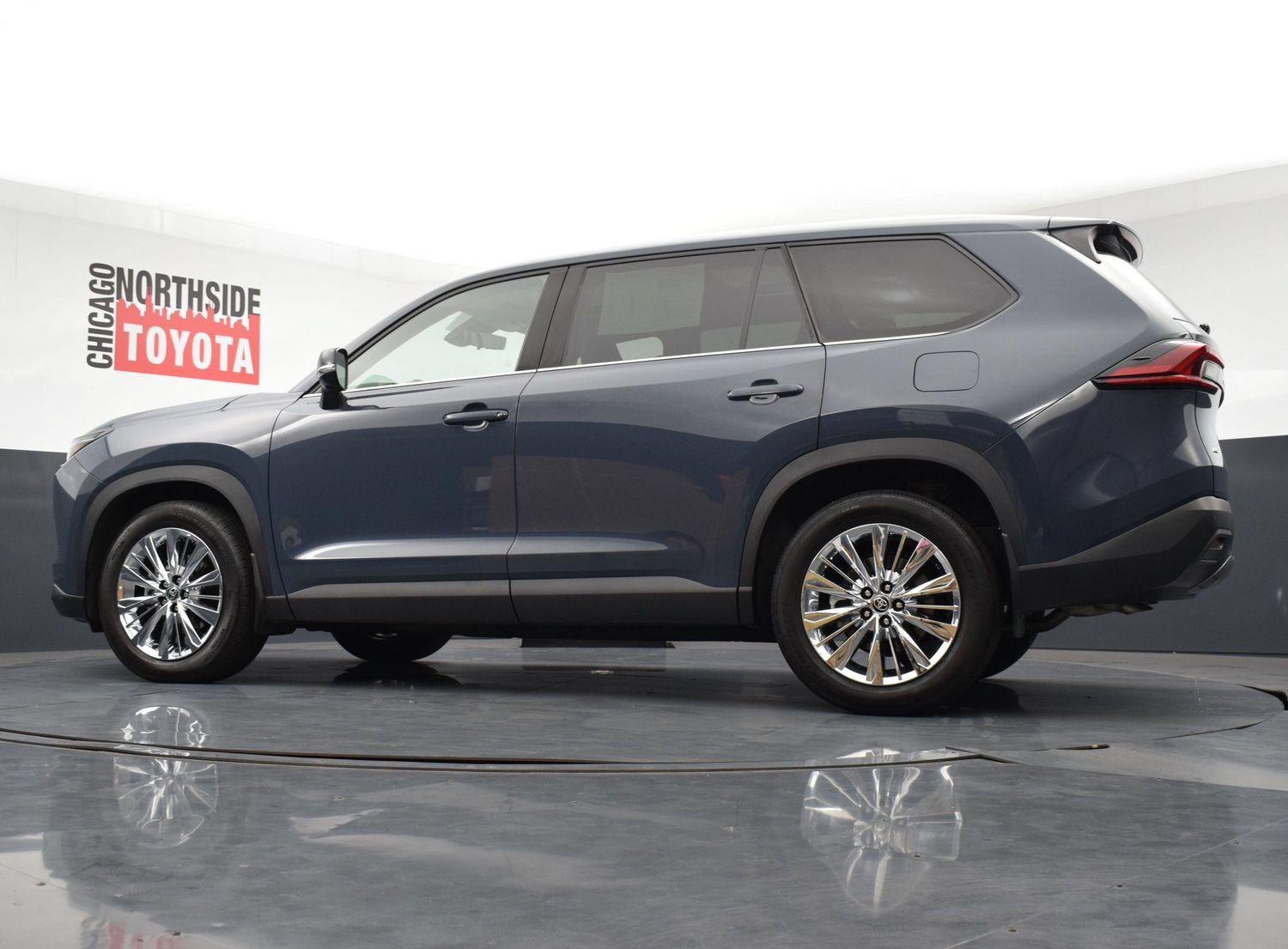Used 2025 Toyota Grand Highlander AWD image 37