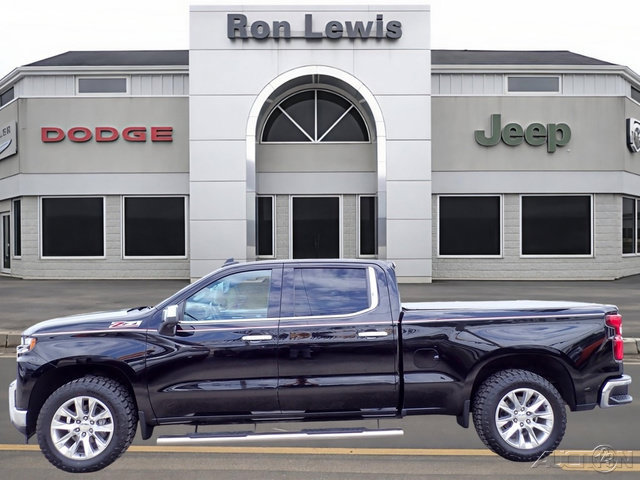 Used 2021 Chevrolet Silverado 1500 LTZ w/ Safety Package II AWD/4WD image 1