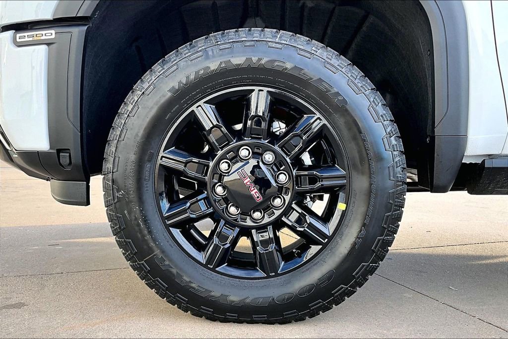 New 2026 GMC Sierra 2500 AT4 w/ AT4 Premium Plus Package image 29