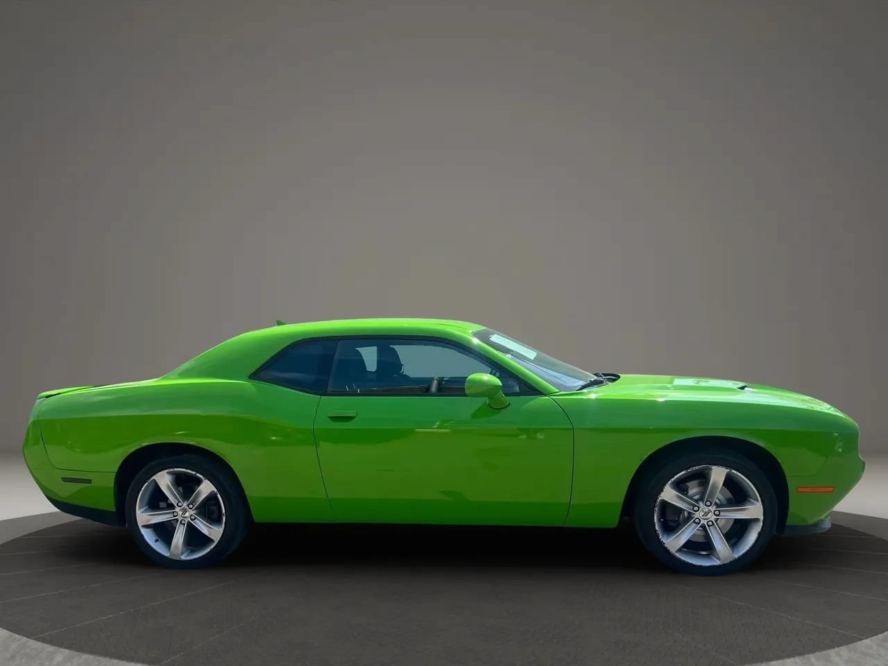 Used 2017 Dodge Challenger SXT w/ Super Sport Group (SS/T) RWD image 4