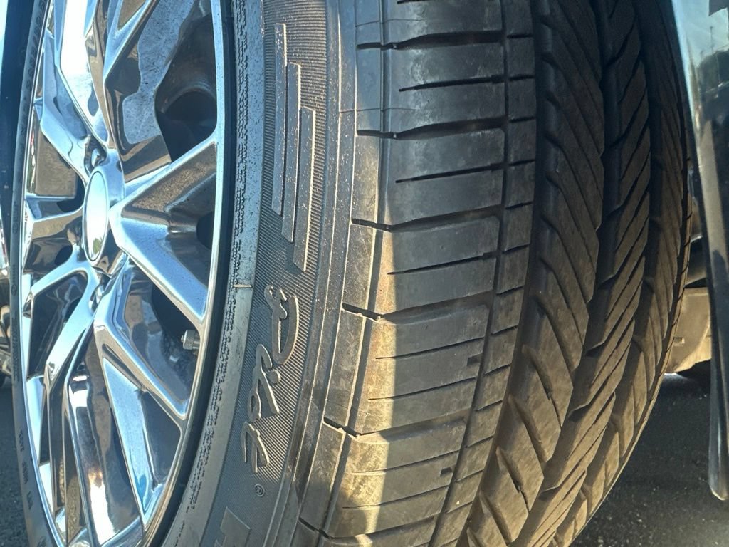 Used 2005 Cadillac XLR RWD image 15