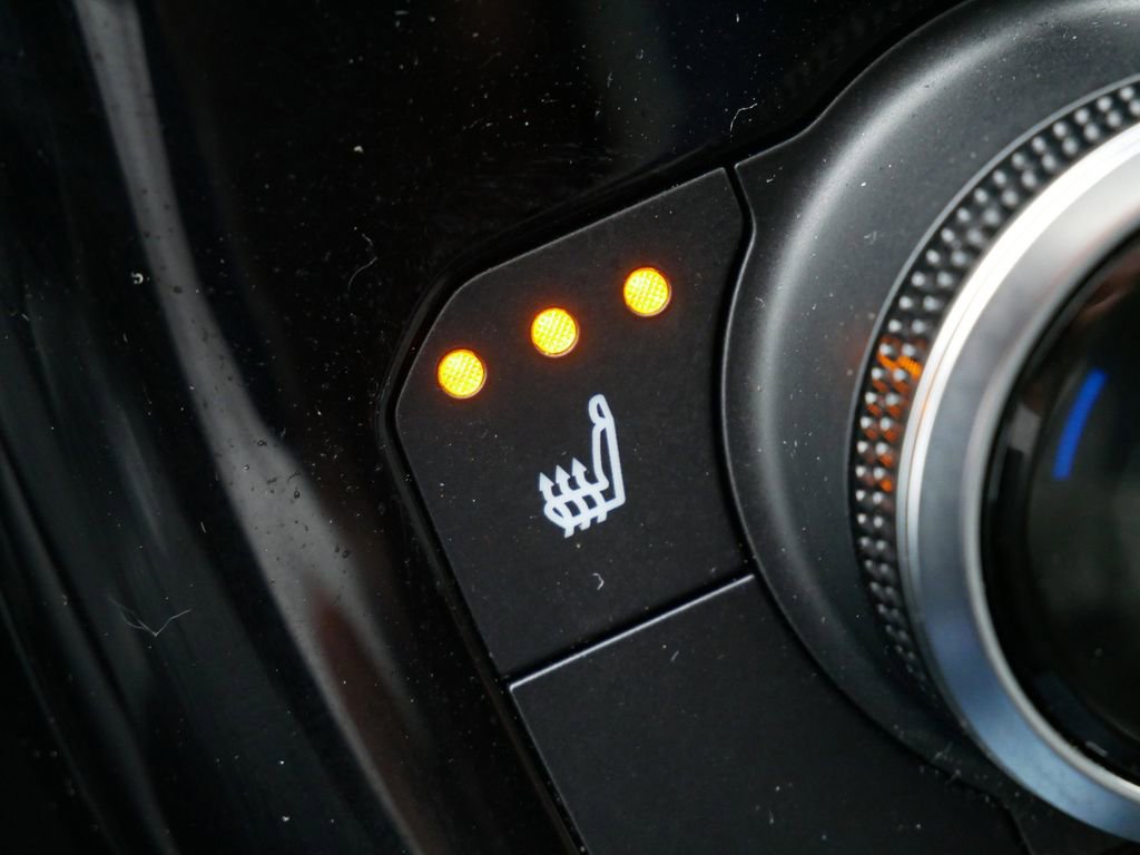 Used 2022 Toyota Highlander XLE AWD/4WD image 30
