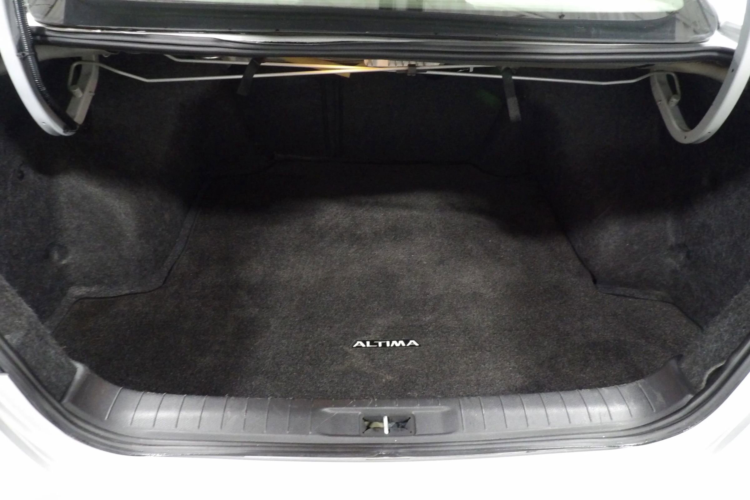 Used 2017 Nissan Altima 2.5 SL w/ Moonroof Package image 8