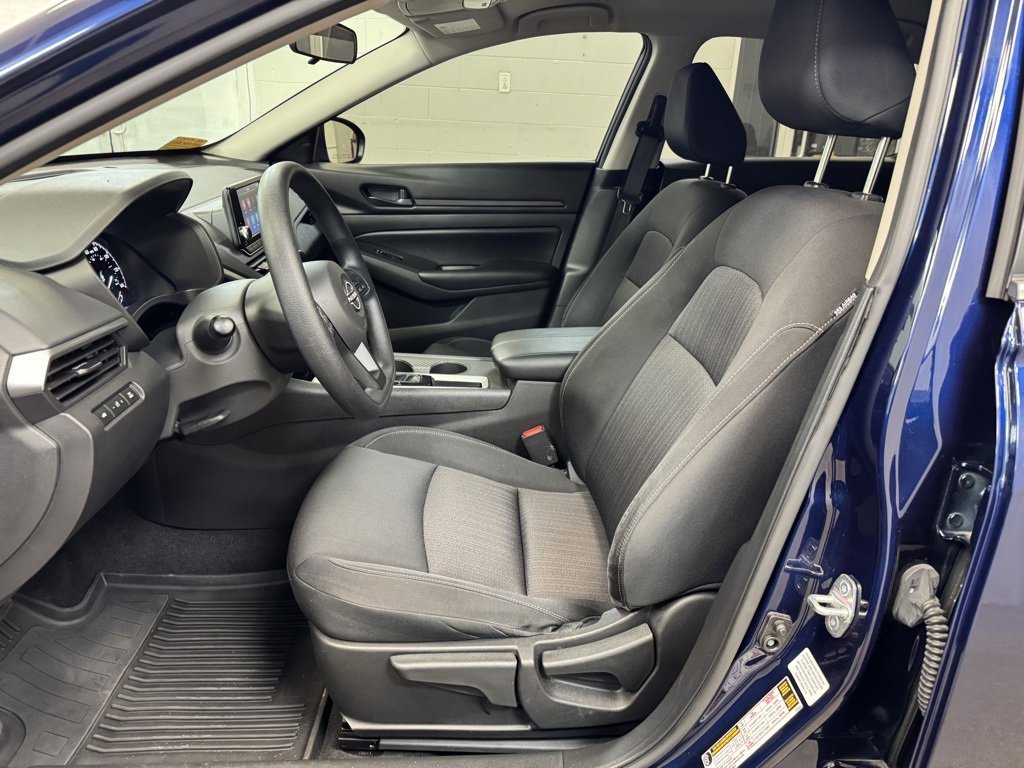 Used 2023 Nissan Altima 2.5 S image 11