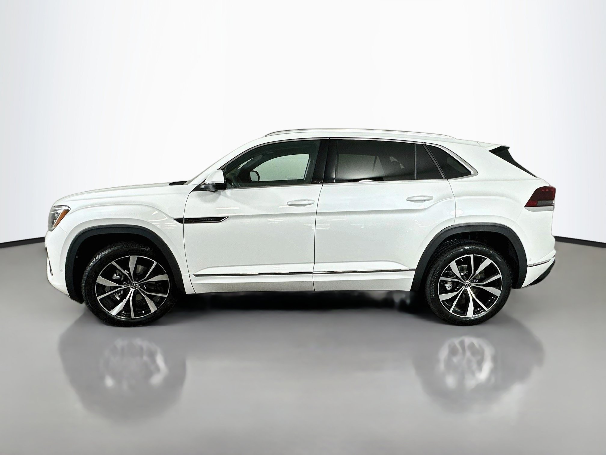 New 2026 Volkswagen Atlas Cross Sport SEL Premium R-Line AWD/4WD image 4