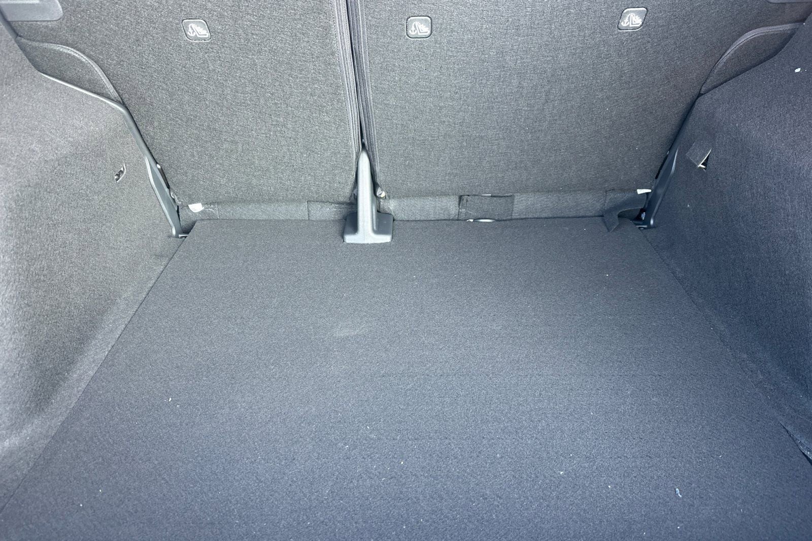 New 2026 Nissan Kicks S w/ Charging Package image 18