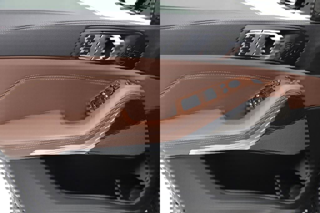 Used 2022 BMW X5 M50i w/ Executive Package image 18