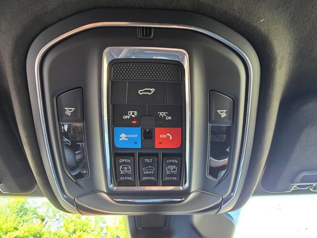 New 2026 Jeep Grand Cherokee L Summit w/ Obsidian Package AWD/4WD image 22