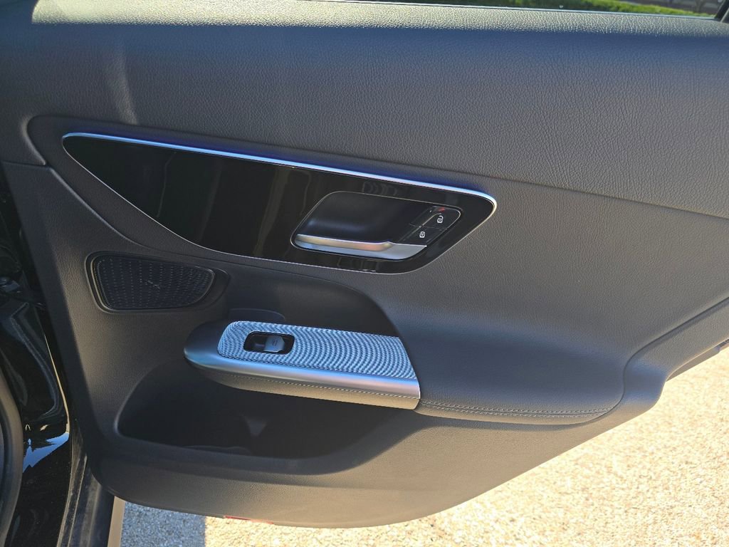 Certified 2026 Mercedes-Benz GLC 300 4MATIC image 23