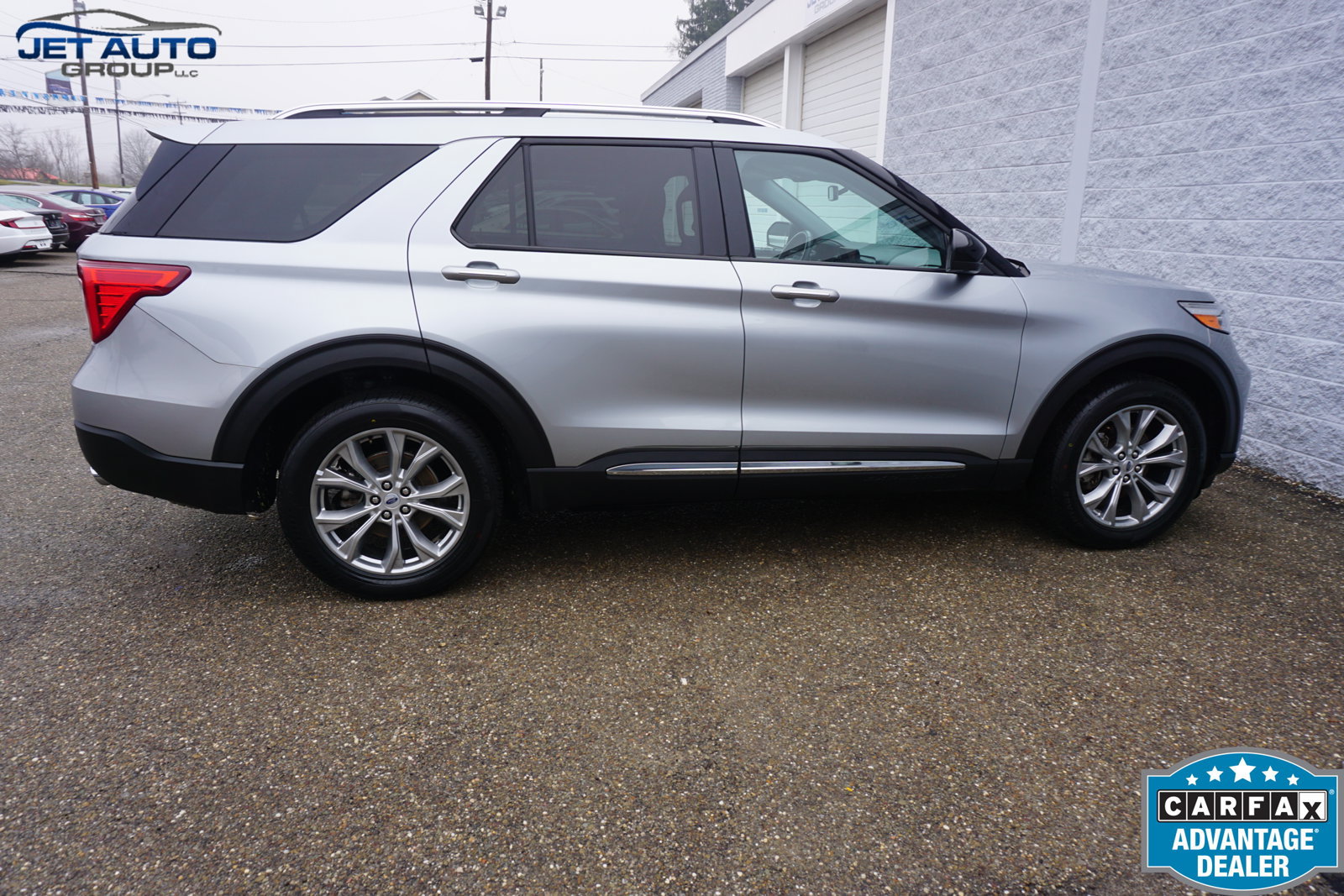Used 2023 Ford Explorer Limited AWD/4WD image 12
