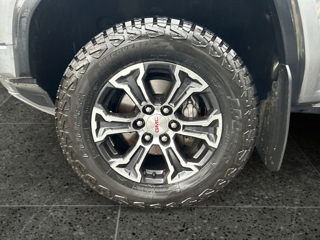 Used 2023 GMC Canyon AT4 w/ AT4 Premium Package image 9