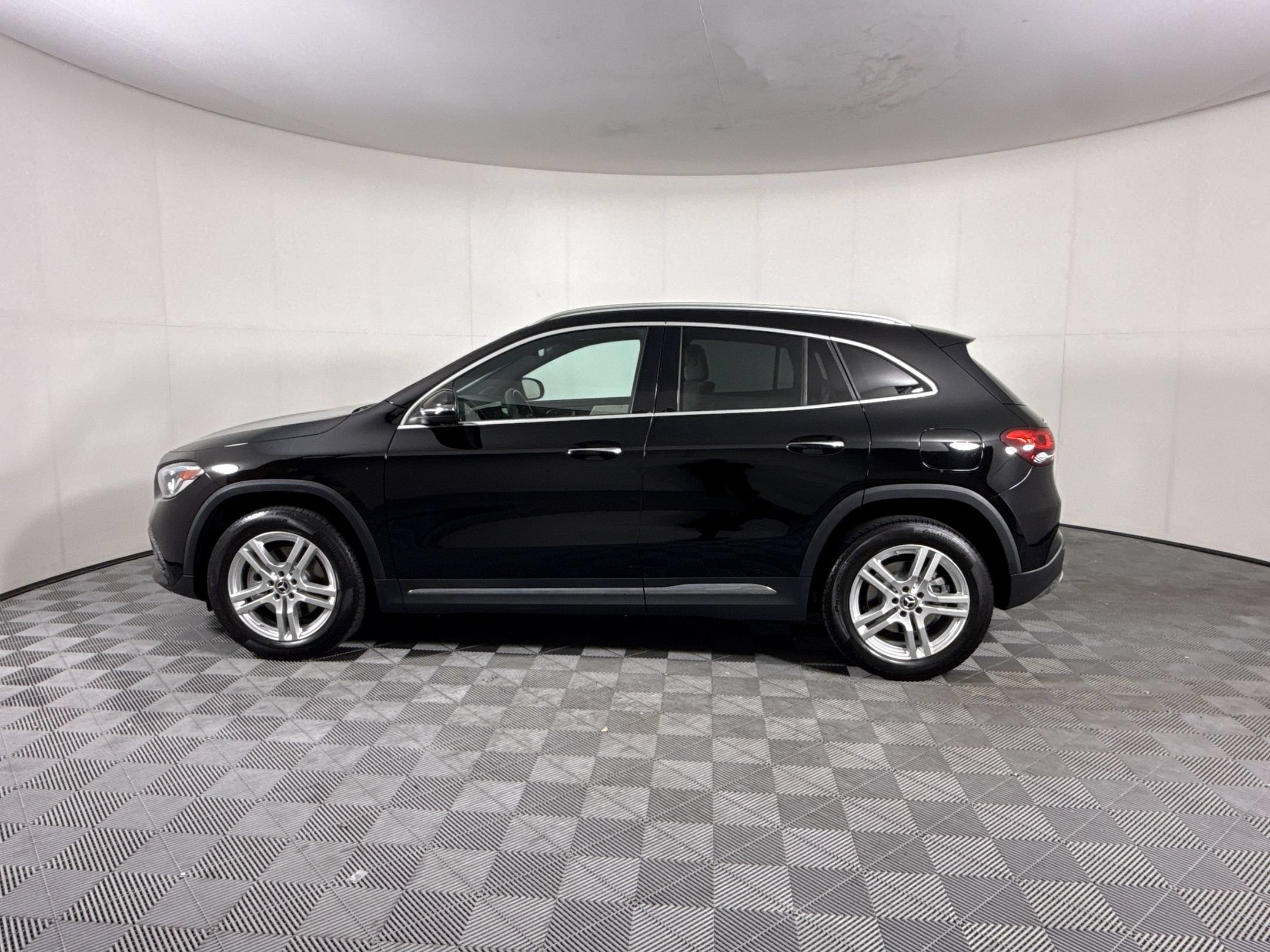 Used 2021 Mercedes-Benz GLA 250 image 2
