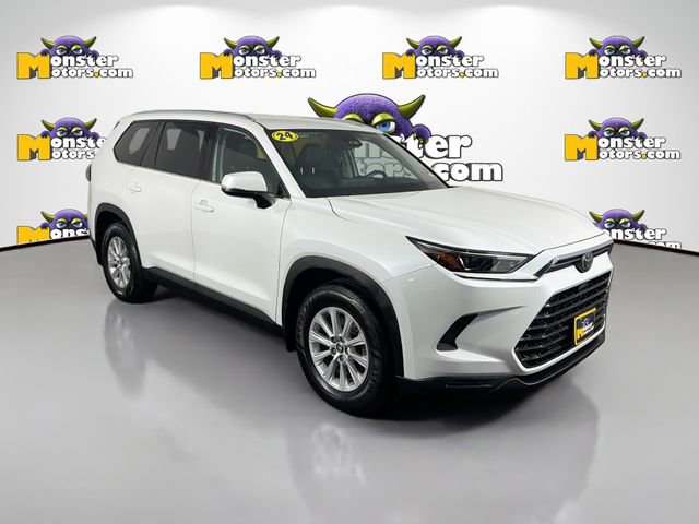 Used 2024 Toyota Grand Highlander XLE image 3