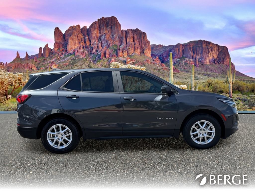 Used 2022 Chevrolet Equinox LS w/ LS Convenience Package AWD/4WD image 9