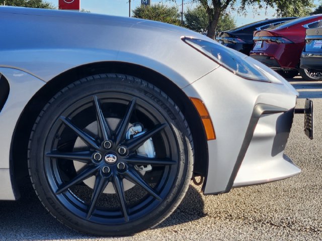 Used 2023 Toyota GR86 Premium w/ ALL Weather Mat Package (TMS) RWD image 9