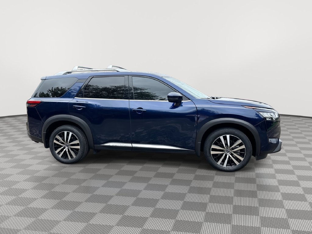 Certified 2024 Nissan Pathfinder Platinum AWD/4WD image 15