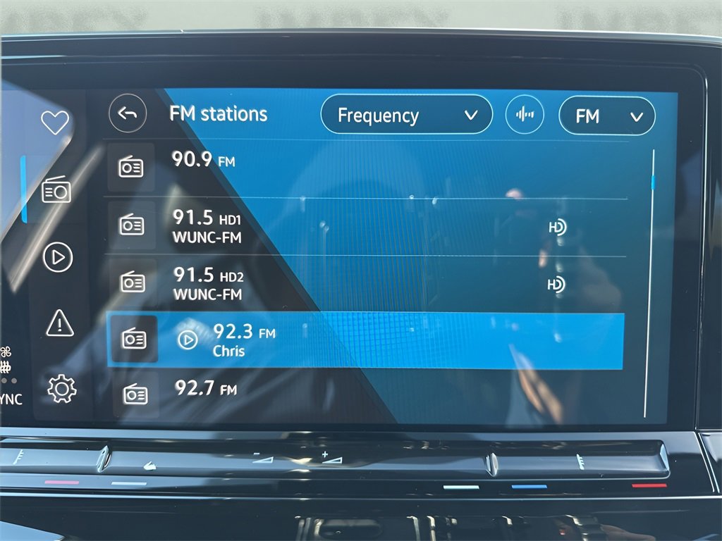 Used 2025 Volkswagen Atlas Cross Sport SE image 17