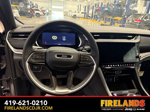 New 2026 Jeep Grand Cherokee Altitude image 11