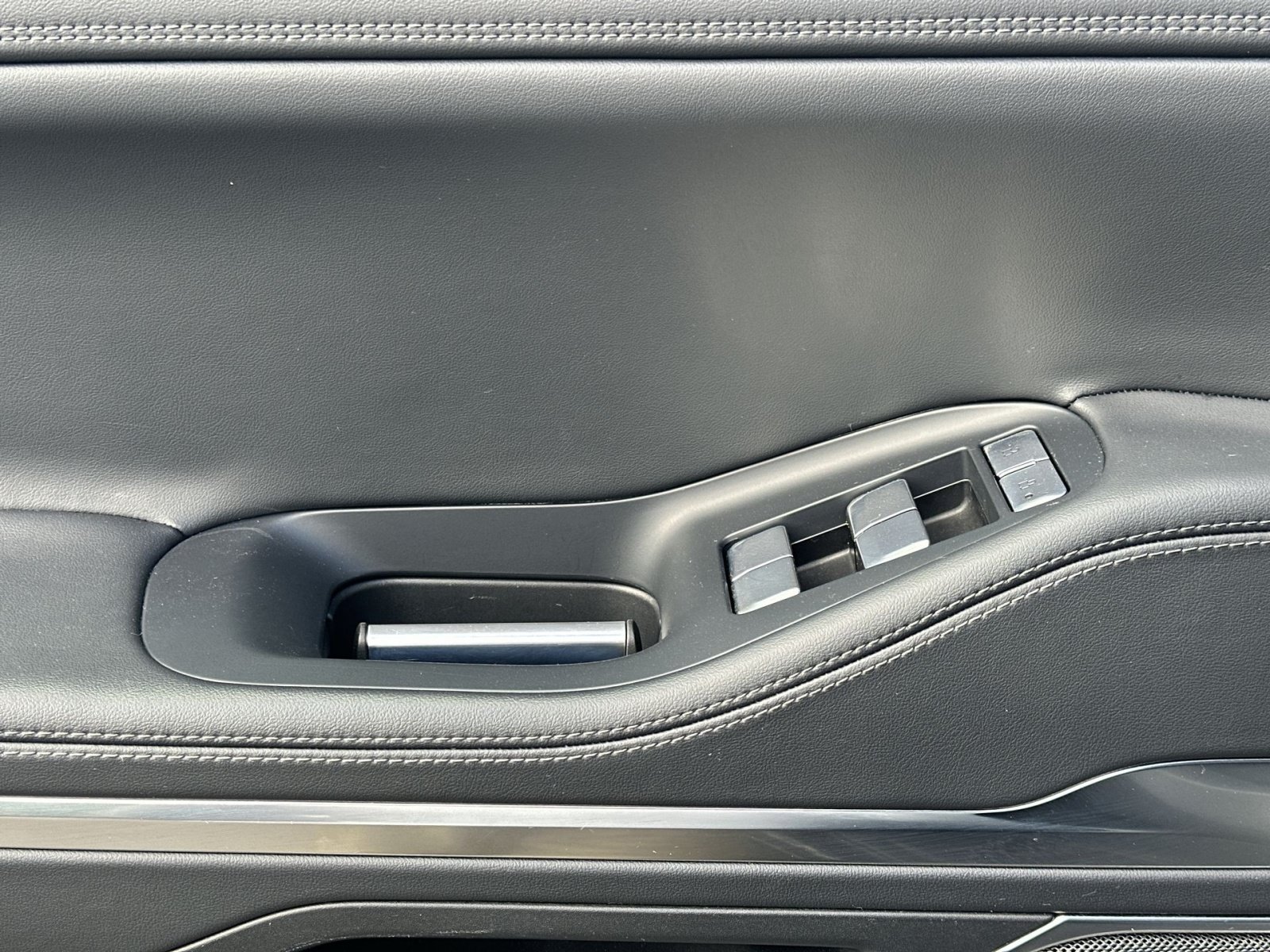 Used 2025 Lincoln Navigator Reserve AWD/4WD image 16
