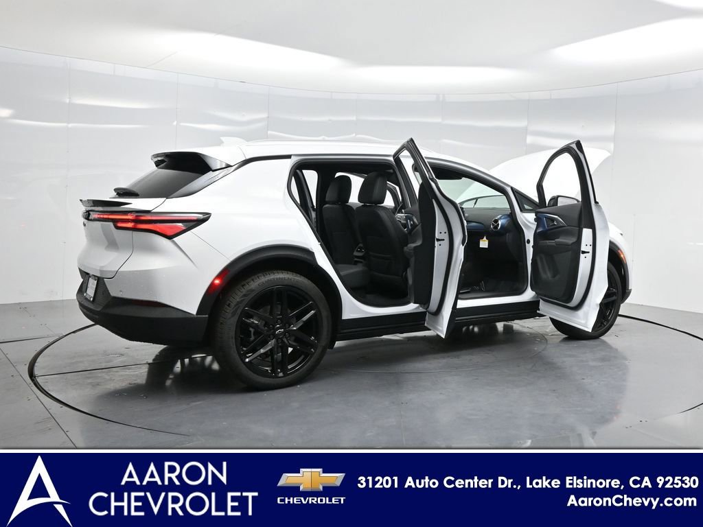 New 2026 Chevrolet Equinox EV LT w/ LPO, Blackout Package image 4