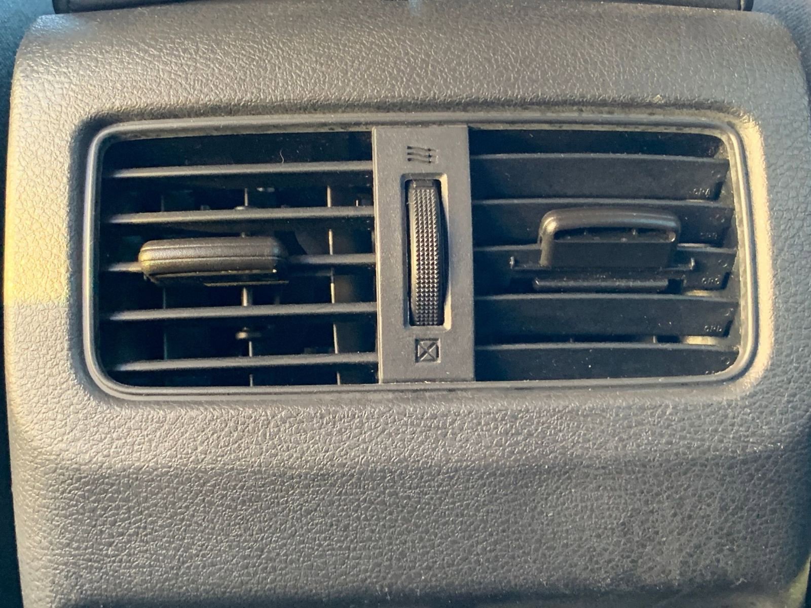 Used 2023 Nissan Rogue SV image 24