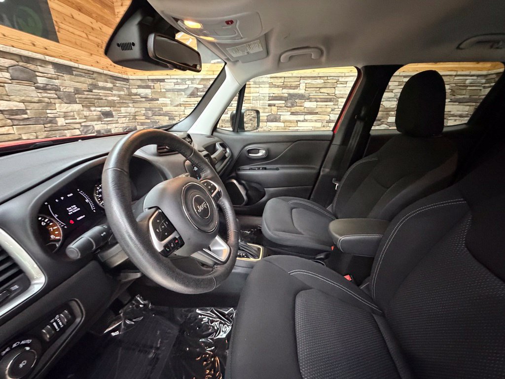 Used 2023 Jeep Renegade Latitude w/ Premium Group AWD/4WD image 26