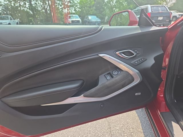 Used 2016 Chevrolet Camaro SS RWD image 11