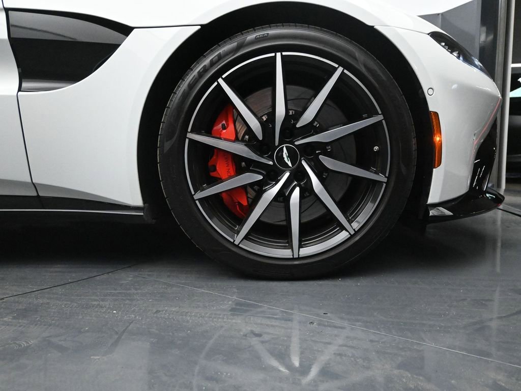 Used 2019 Aston Martin V8 Vantage Coupe image 28