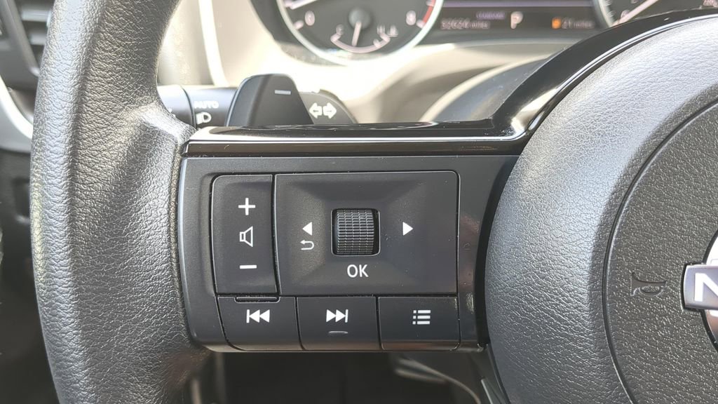 Certified 2023 Nissan Rogue SV FWD image 18