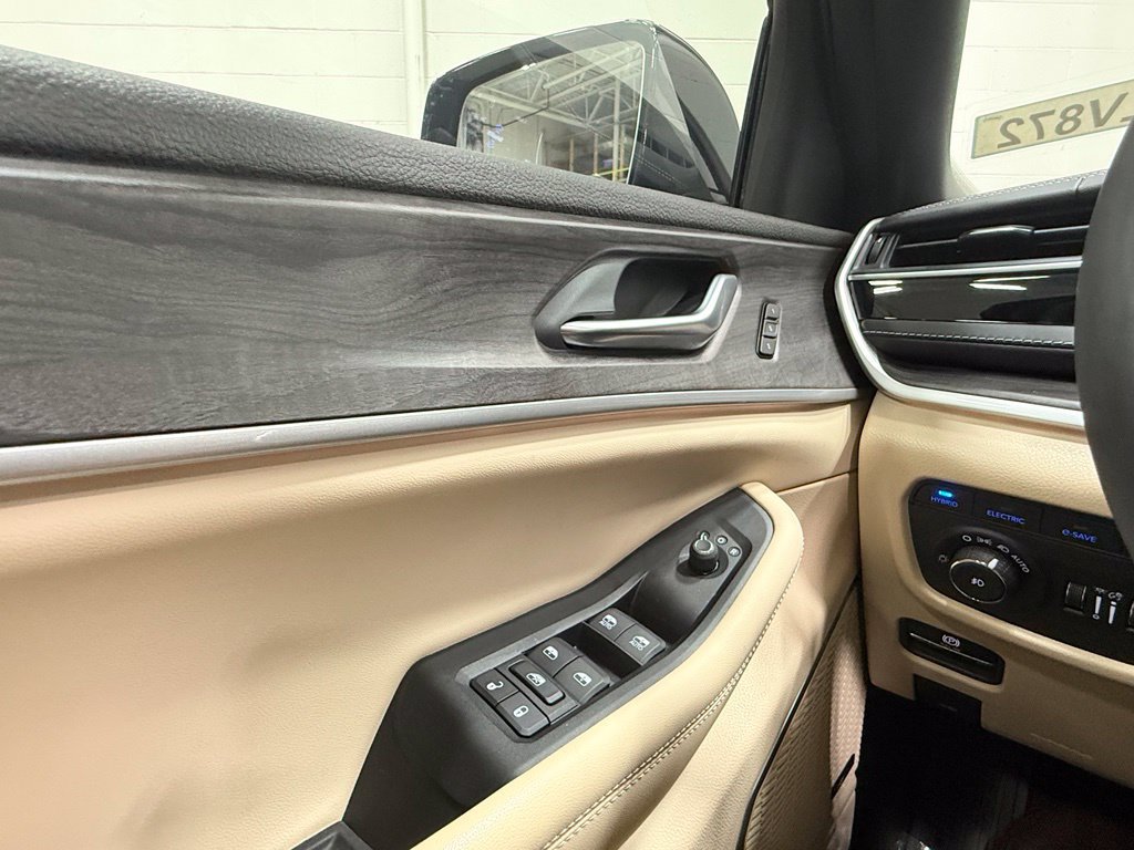 Used 2022 Jeep Grand Cherokee Limited 4xe w/ Luxury Tech Group II AWD/4WD image 24