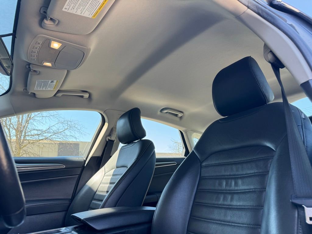 Used 2018 Ford Fusion SE w/ Fusion SE Technology Package image 19