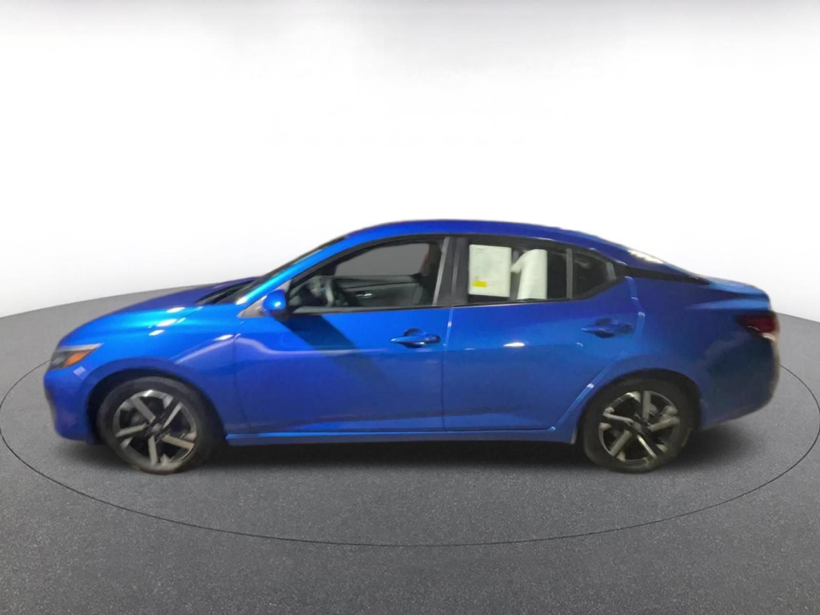 Used 2025 Nissan Sentra SV FWD image 9