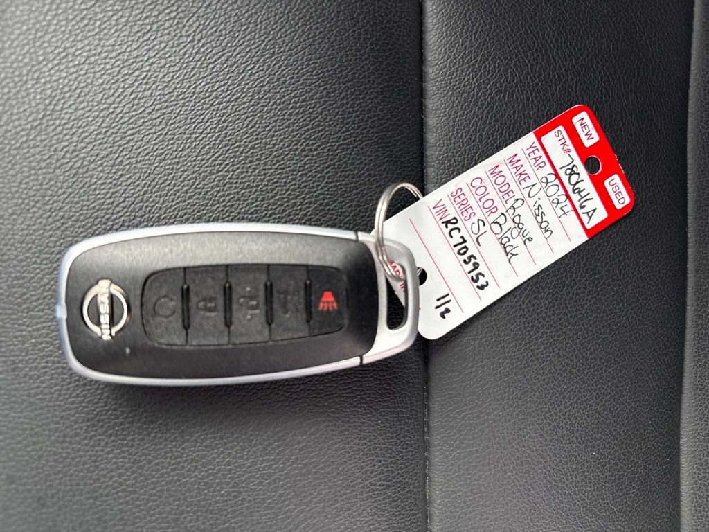 Used 2024 Nissan Rogue SL w/ SL Premium Package image 34