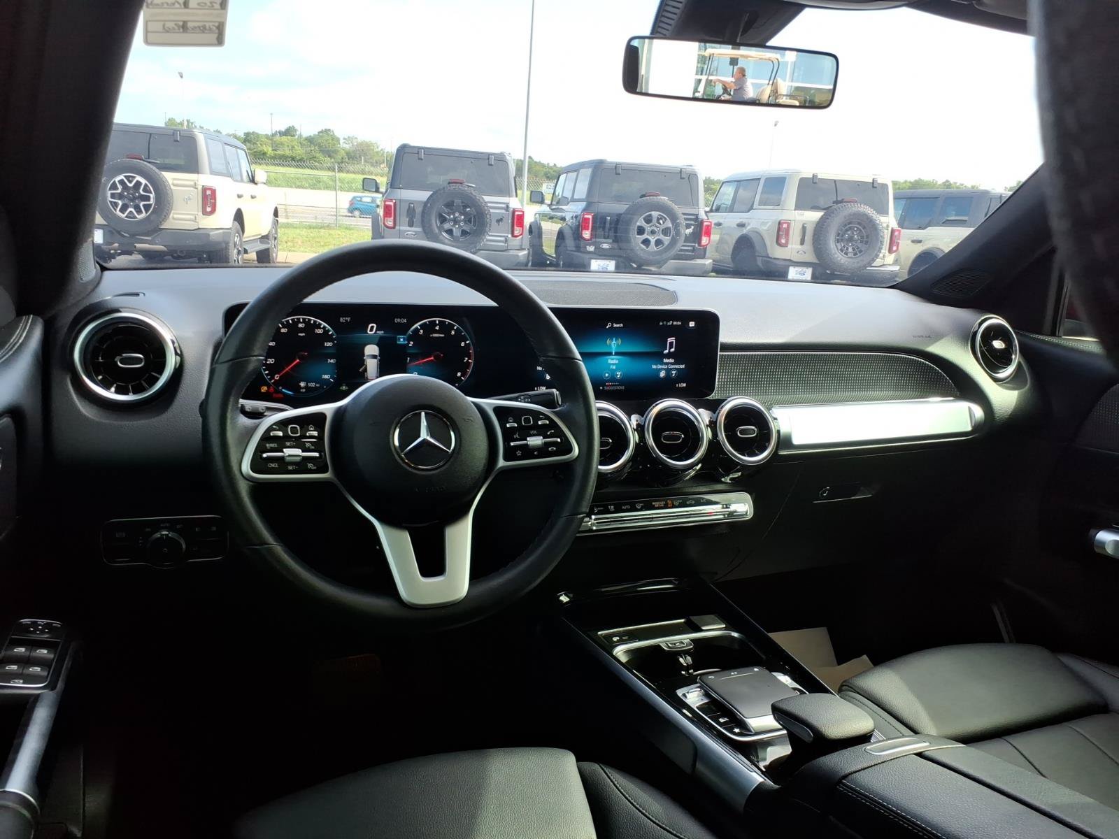 Used 2020 Mercedes-Benz GLB 250 4MATIC w/ Premium Package image 14