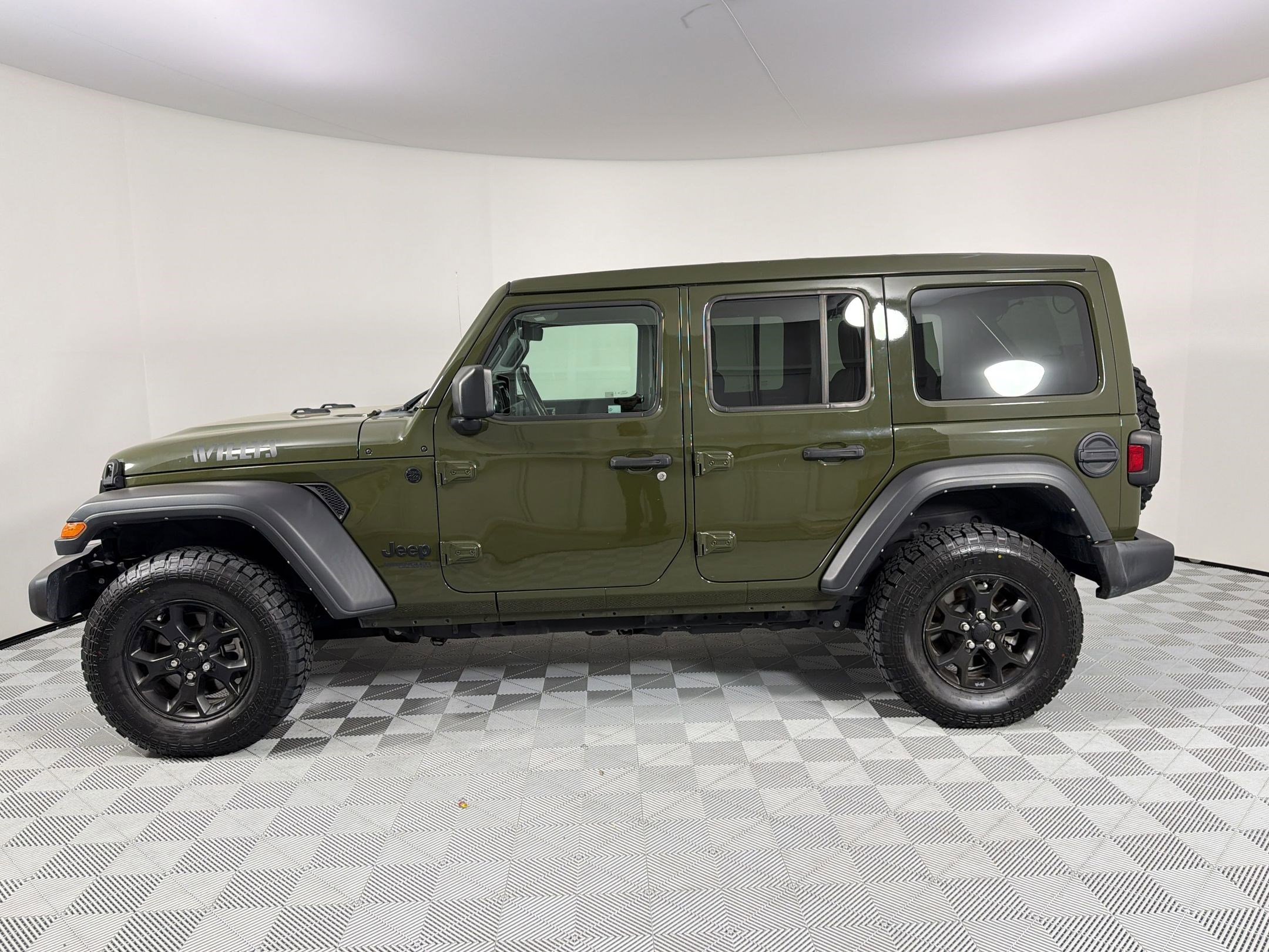 Used 2022 Jeep Wrangler Unlimited Willys image 2