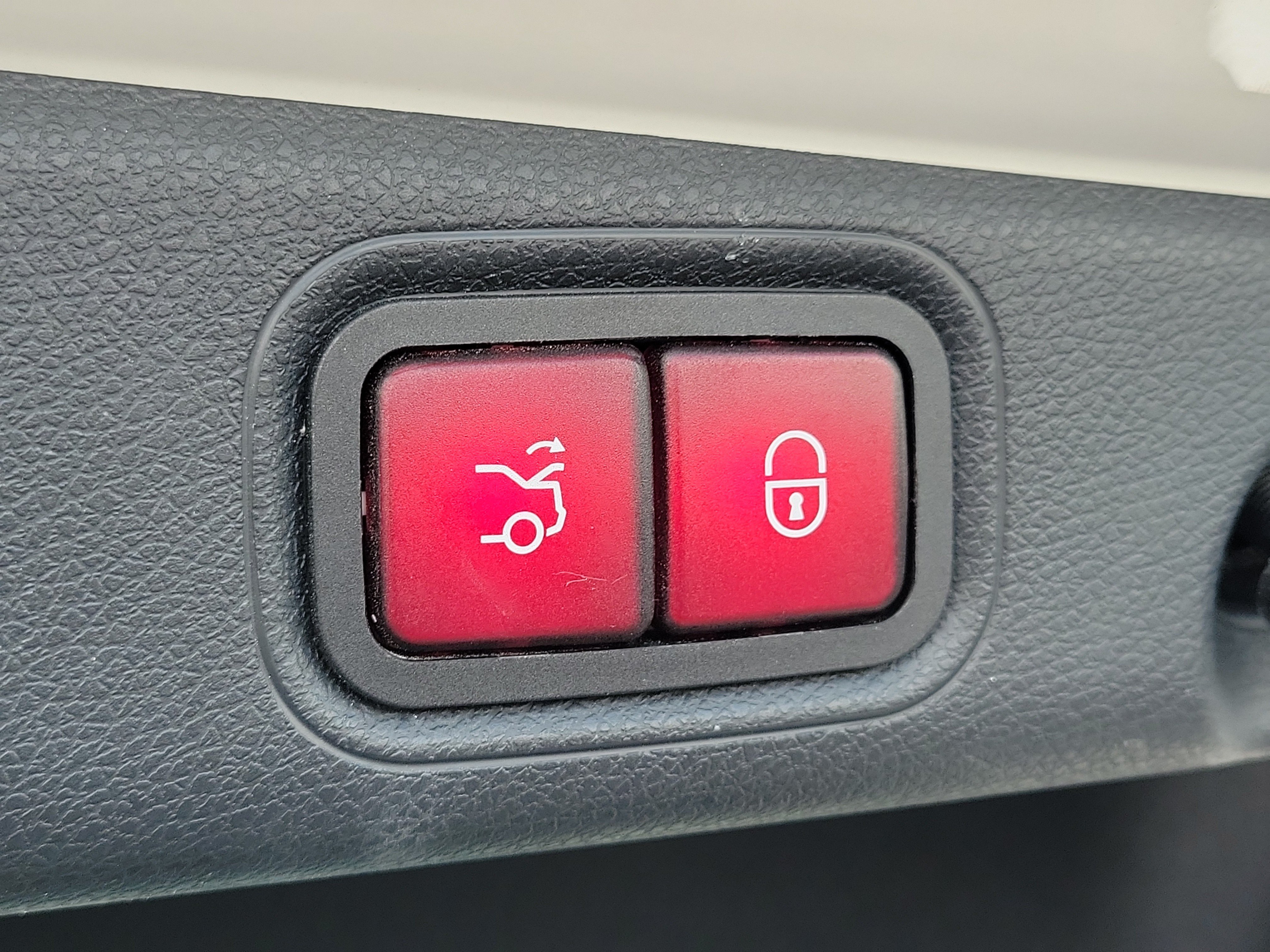 Used 2018 Mercedes-Benz E 300 image 8
